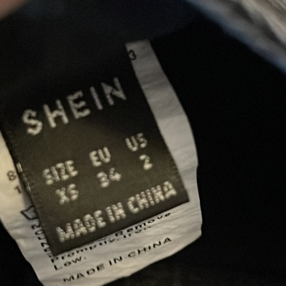 SHEIN cargo Jean pants. - Picture 5 of 5